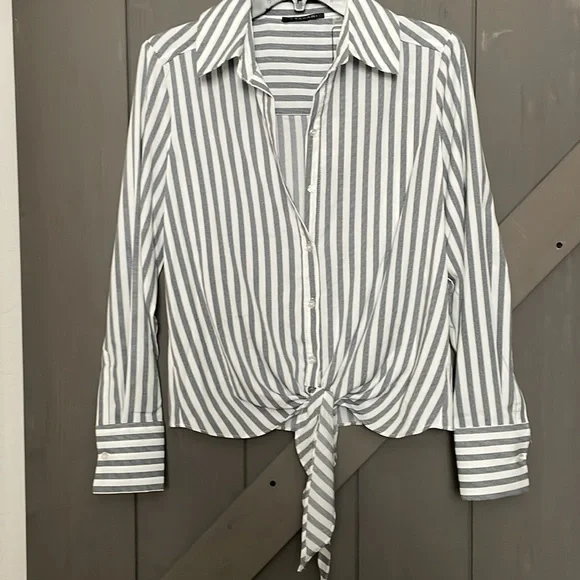 Button down casual top - Picture 7 of 7